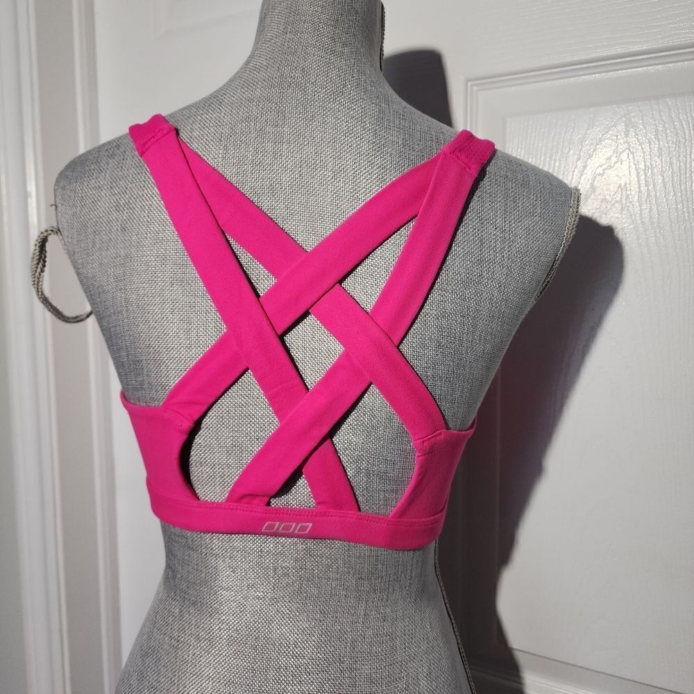 LORNA JANE bra - Picture 3 of 3